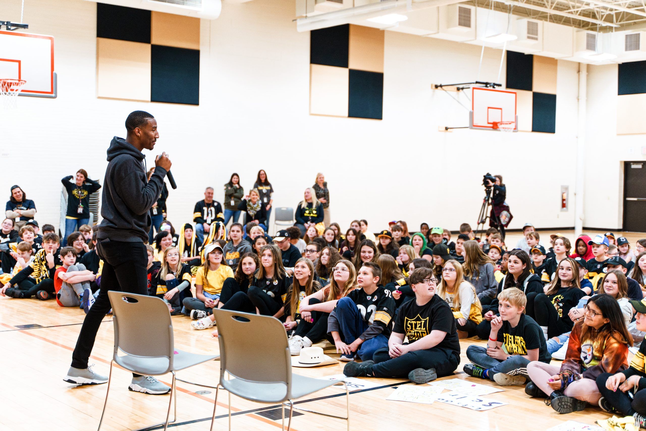 Austin Air and Steelers Cornerback Levi Wallace Share Important Clean Air Message with Elementary Students